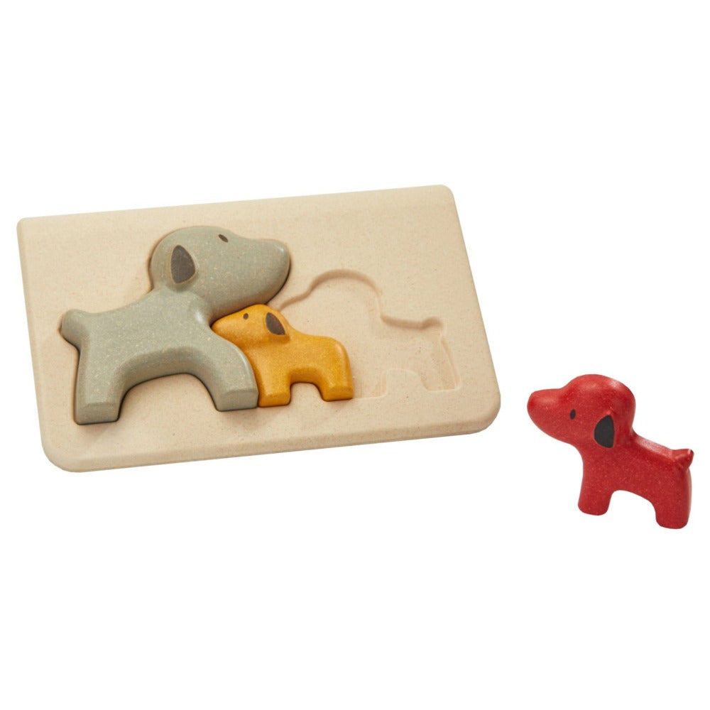 Puzzle Hunde - Viel Spaß mit dem Hunde Steckpuzzle von PlanToys! Kinder können es als Puzzle benutzen, aber auch mit den Figuren spielen, um die Fantasie zu fördern. 