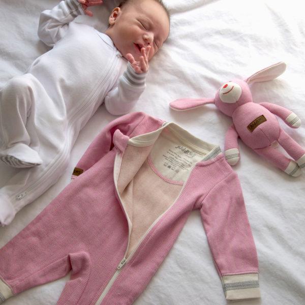 Pinker Strampler für Babys von Juddlies Cottage Collection