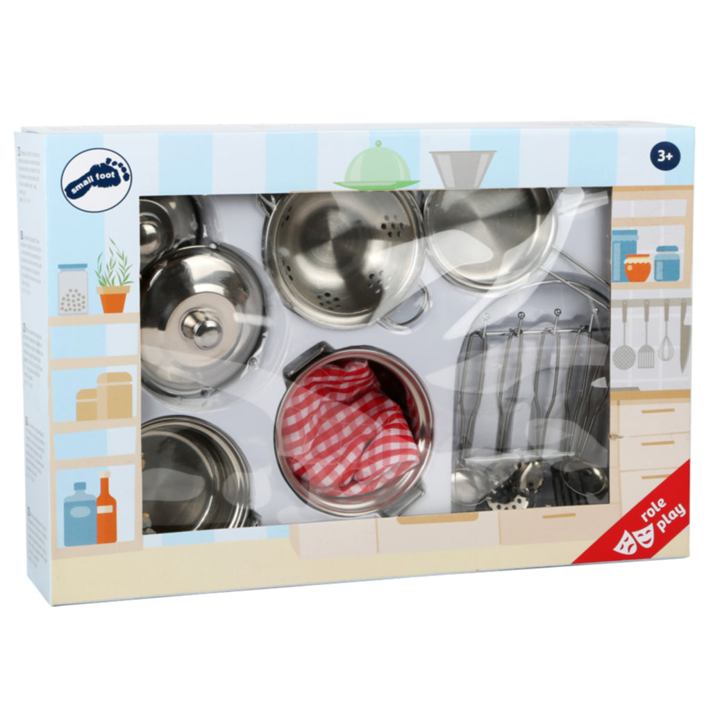 Kochgeschirr-Set Metall Kinderküche von small foot mit Küchenutensilien und Topfhandschuh