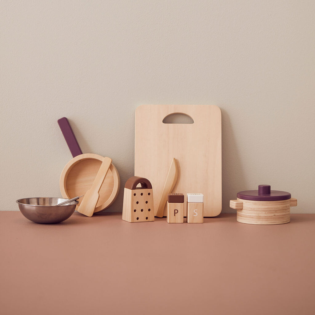 Kid's Concept - Küchenutensilien Set Bistro Kid's HUB - kaufe das Zubehör für eine Spielküche aus Holz bei Timardo online! 