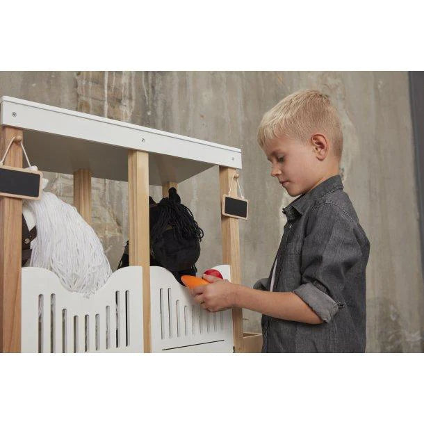 Steckenpferd weiß mit Trense - das Hobby Horse von by ASTRUP verwandelt jedes Kinderzimmer in einen Reitstall.